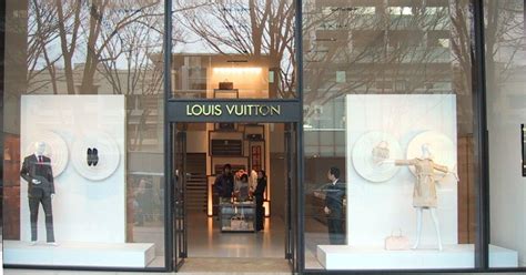 louis vuitton sponsored human zoos